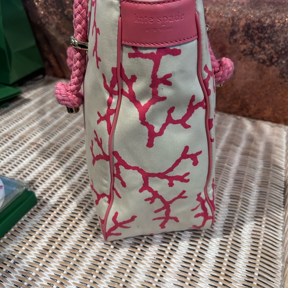 17. Kate Spade canvas tote bag with a pink coral print pink braided rope - Picture 4 of 7